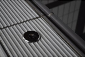 Kehely vízszintes falba