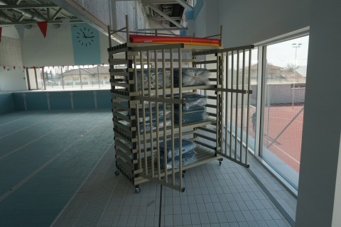 Műanyag eszköztároló