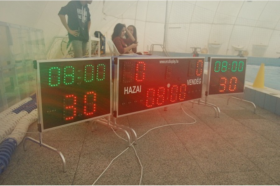 Eredménykijelző mobil vízilabda sporthoz 4 professzionális időmérővel