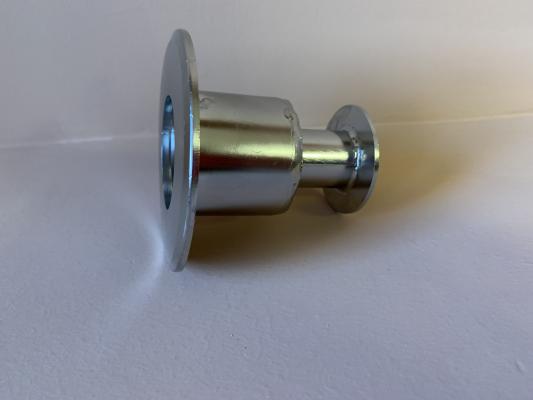 Függőleges falba építhető kehely