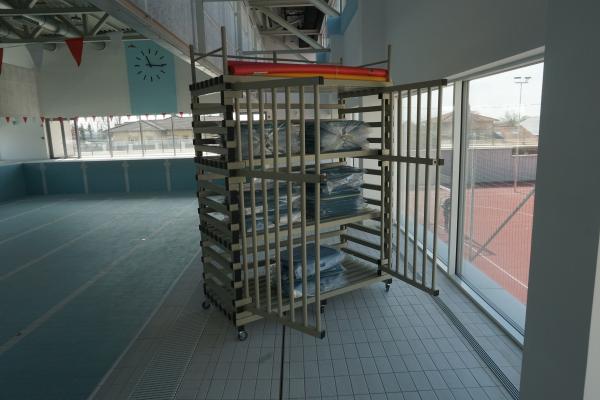 Műanyag eszköztároló